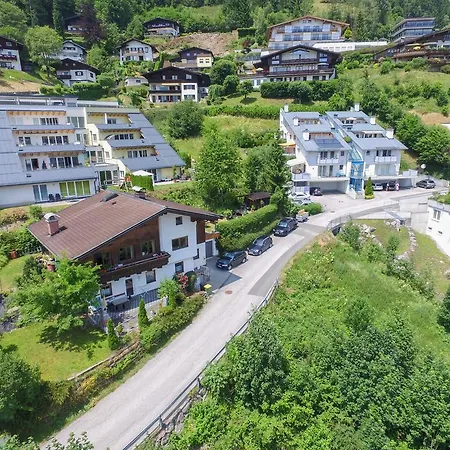 Fuchslehen With Terrace And Mountain View By In One Appartamento Zell am See